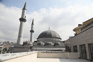 AYAZMA CAMİİ VE KÜLLİYESİ’NDE SONA DOĞRU